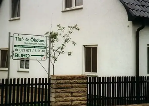 Das Bürogebäude von der Firma Tief- und Ökobau Schiemann GmbH